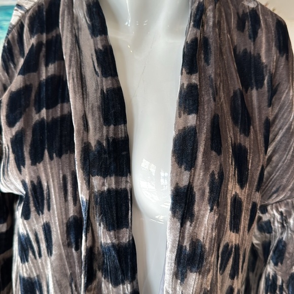 J. Jill Crushed Velvet Gray & Navy Shibori Print Open Jacket Size SP NWT - Picture 2 of 10